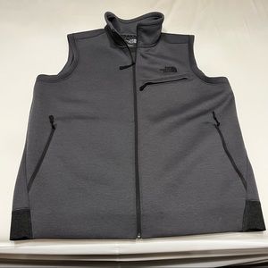 North Face, man’s vest, gray, XL, EUC